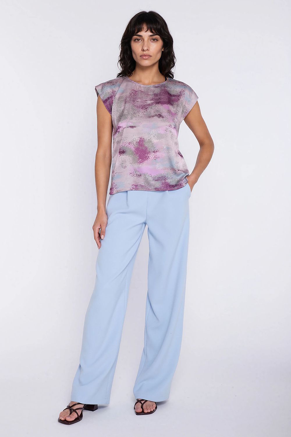  Women trousers model 225823 Nife 